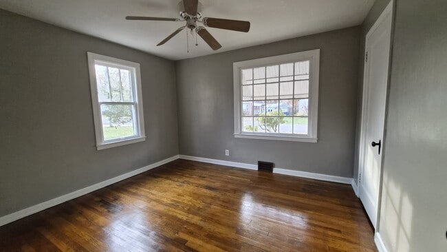 Building Photo - 3483 Hadley Ave