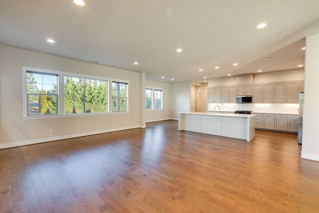 Building Photo - 11741 SW Barcelona St