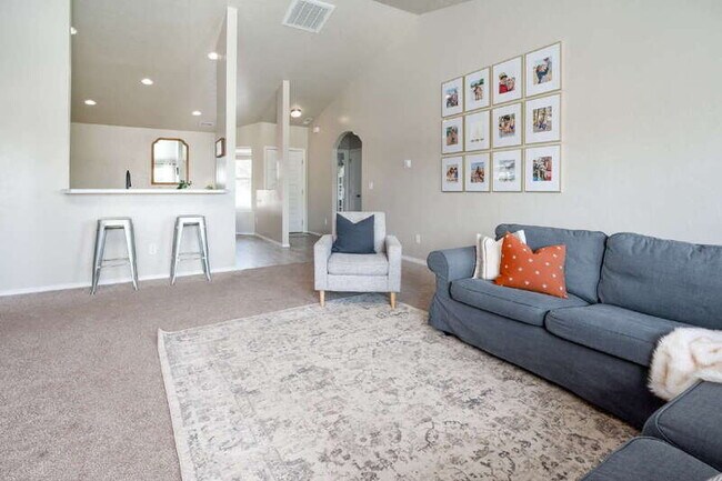 Building Photo - 74 W Havasu Falls St