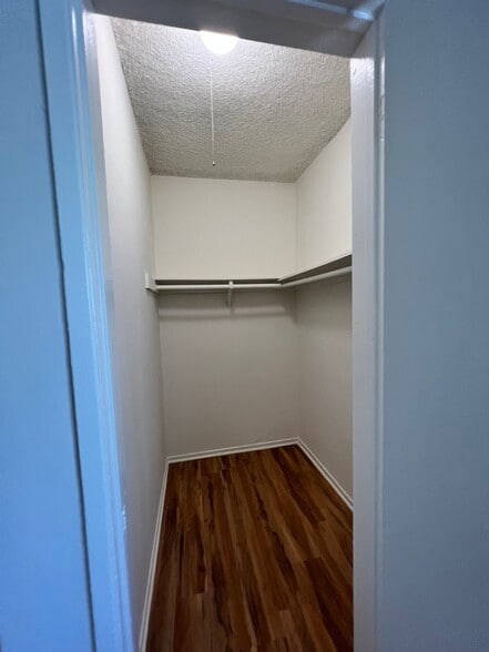 Building Photo - 4039 Marathon St