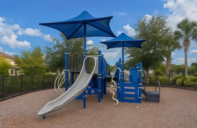 Building Photo - 4 Bedroom at Heart of Windermere!!! Tile t...