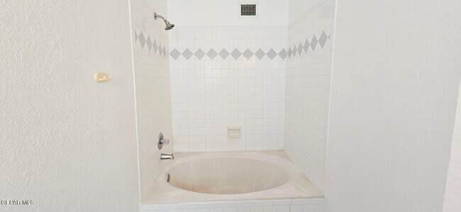 Building Photo - 7123 Oval Rock Dr