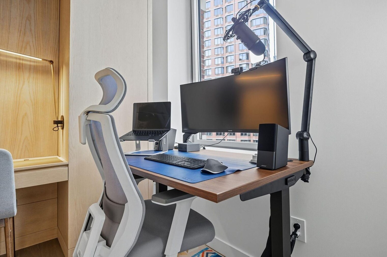 Building Photo - 84 William St