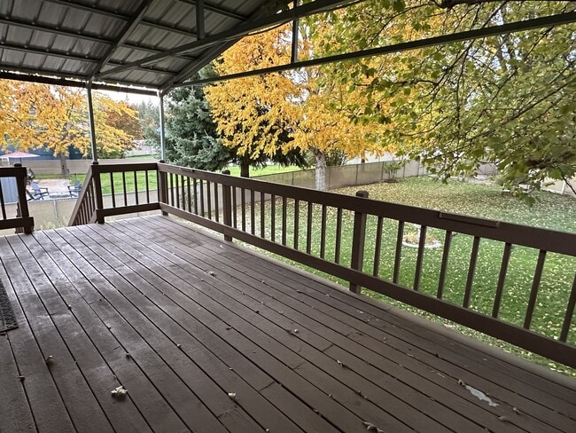 Building Photo - 9206 N Londale Dr