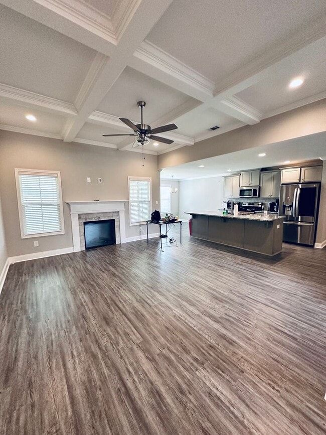 Building Photo - 104 Sig Ct