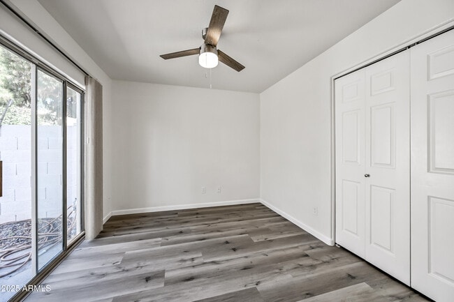 Building Photo - 5606 E Kelton Ln