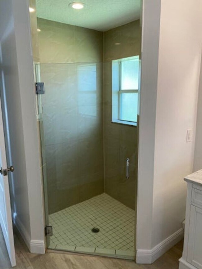 Building Photo - 4593 Bucida Rd