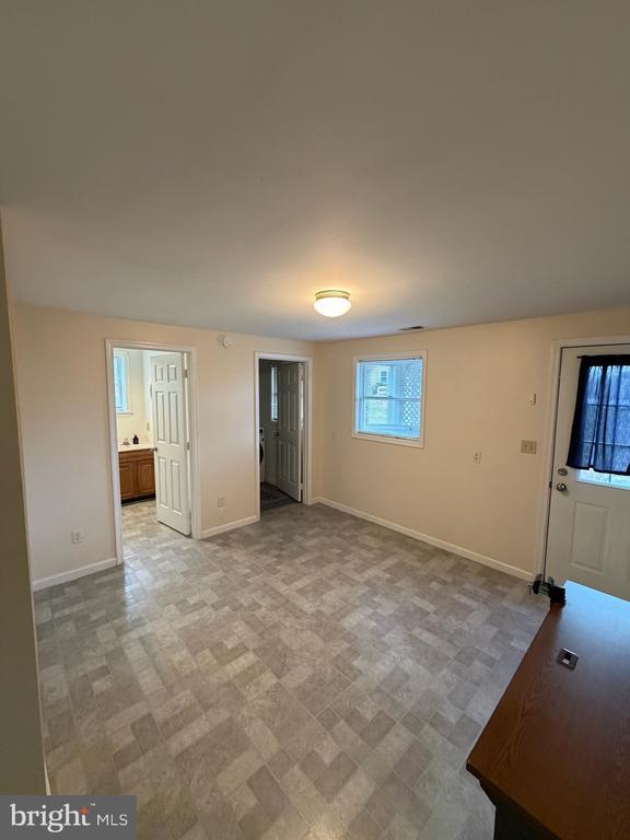 Building Photo - 281 Tall Oak Dr