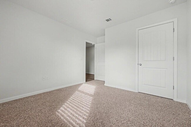 Building Photo - 3277 Chapelwood Dr