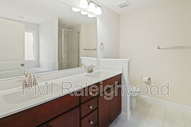 Building Photo - 2707 Masonboro Ferry Dr