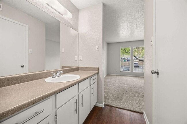 Building Photo - 3111 Parker Ln