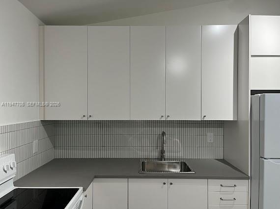 Building Photo - 6101 NE Miami Ct