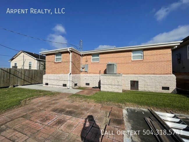 Building Photo - 1013 Cougar Dr