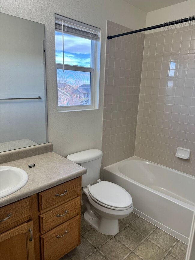 Building Photo - 1613 Summerset Dr