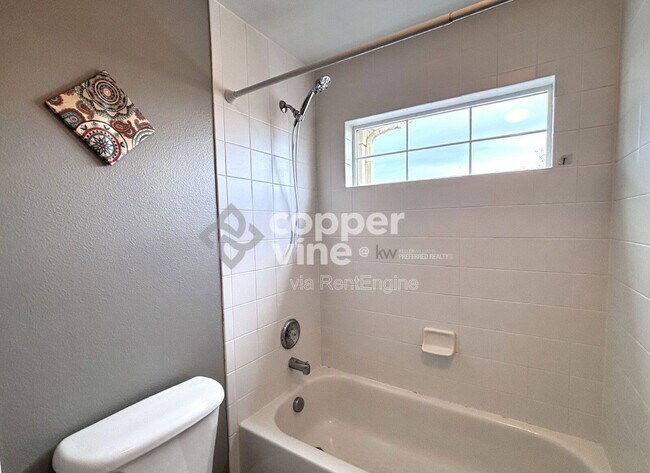 Building Photo - 1740 W 53rd Dr