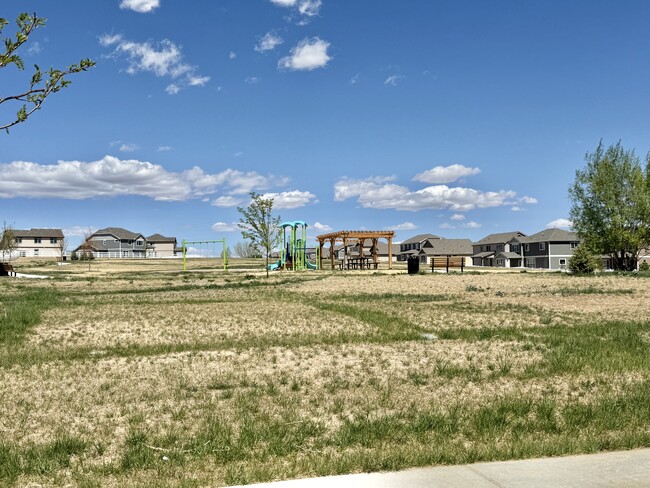 Building Photo - 2392 Jasmine Ln