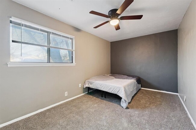 Building Photo - 9605 Hefner Village Blvd