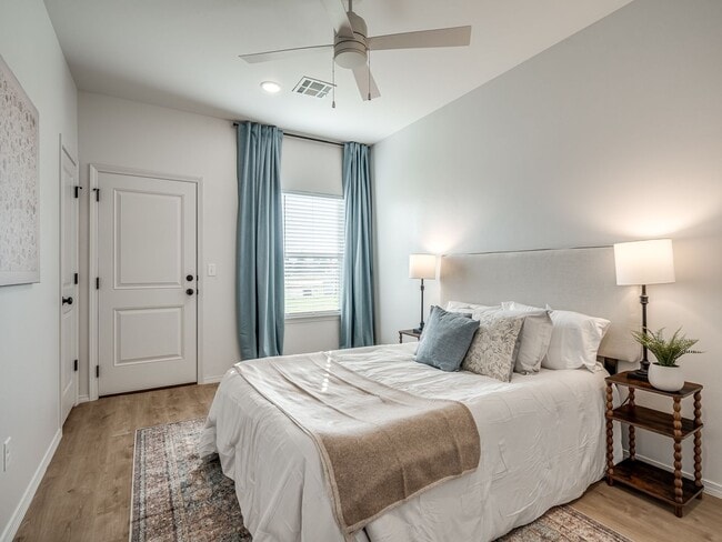 Building Photo - Glenhaven Townhomes
