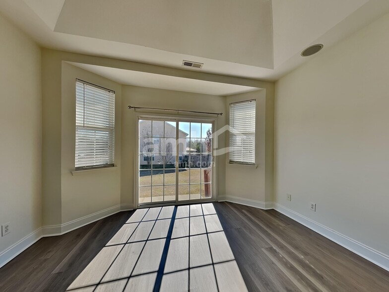 Building Photo - 203 Reedy River Ct