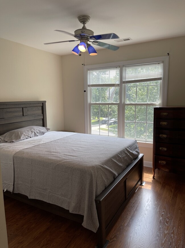 Building Photo - 5001 Paces Ferry Dr