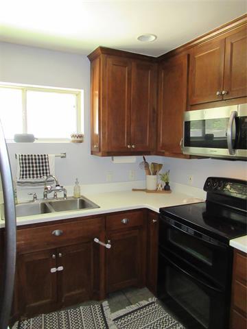 Building Photo - 707 High Crest Dr
