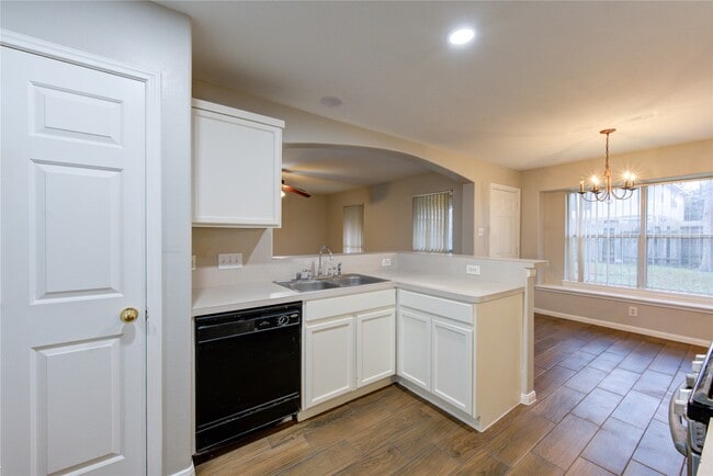 Building Photo - 13903 Maximos Dr