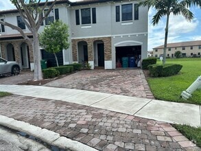 Building Photo - 23983 SW 118 Ave