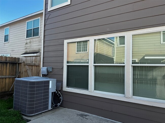 Building Photo - 2706 Piney Lake Ct
