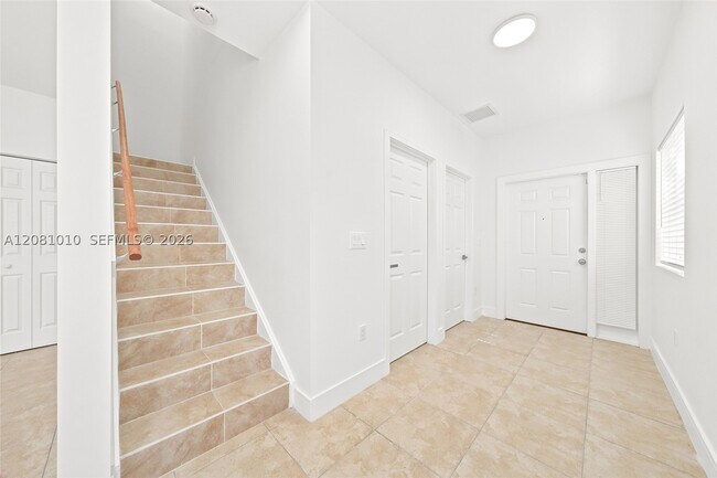 Building Photo - 145 NE 60th St