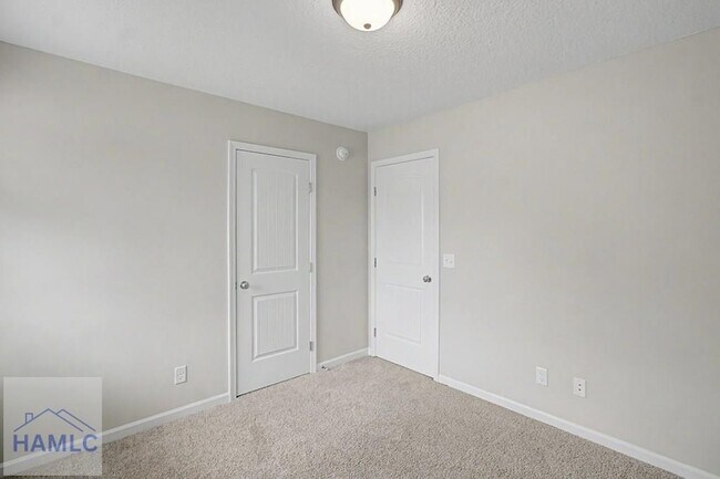 Building Photo - 18 Sunflower Cir NE