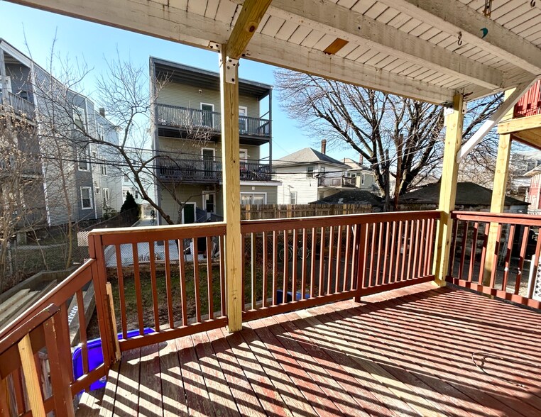 Primary Photo - 155 E Cottage St