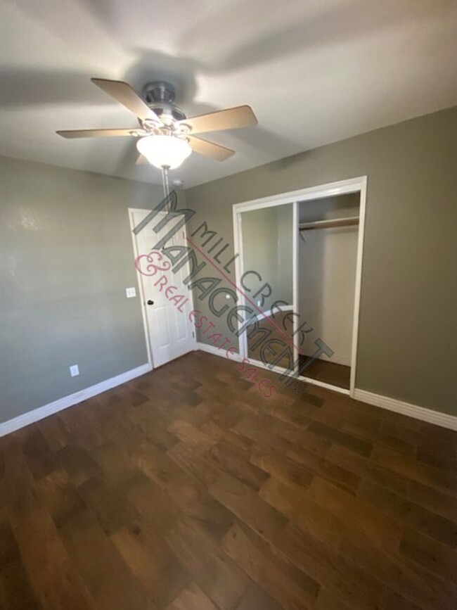 Building Photo - *** Move in Special $300.00 off first mont...