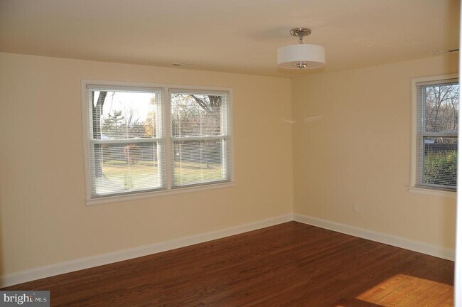 Building Photo - 16632 Alden Ave