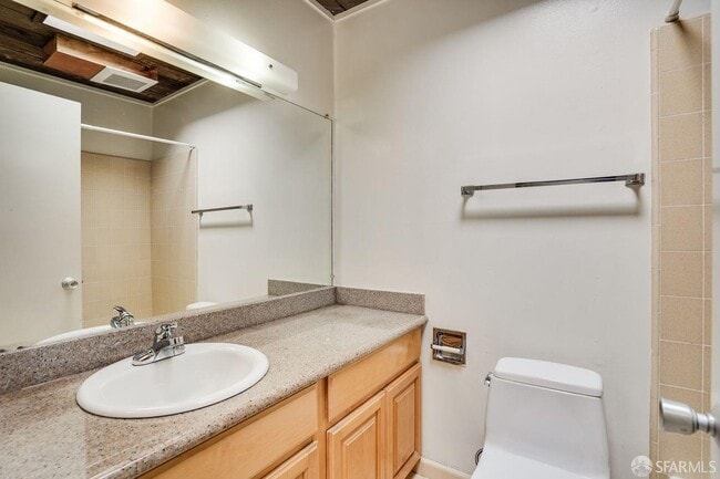 Building Photo - 172 Amber Dr