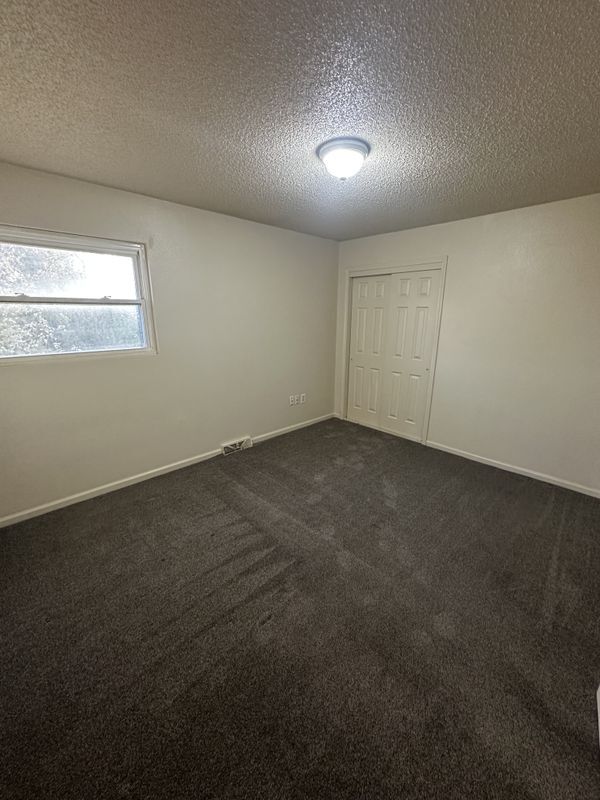 Building Photo - 3237 N 84th Terrace