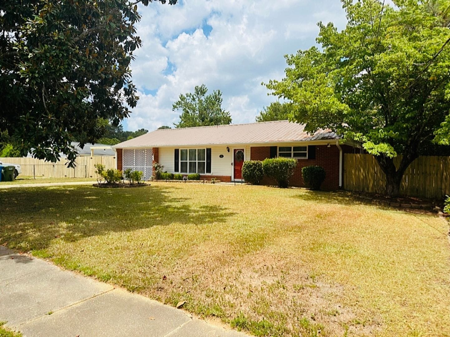 Building Photo - 924 Stoneykirk Dr