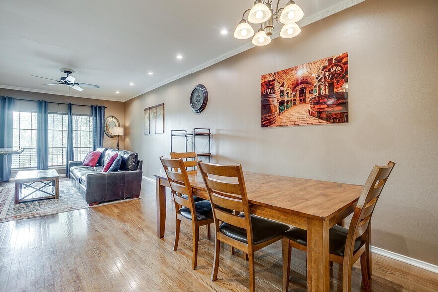 Building Photo - 4312 Bellaire Dr S