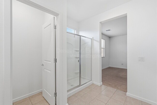 Building Photo - 13300 N 141st Ln