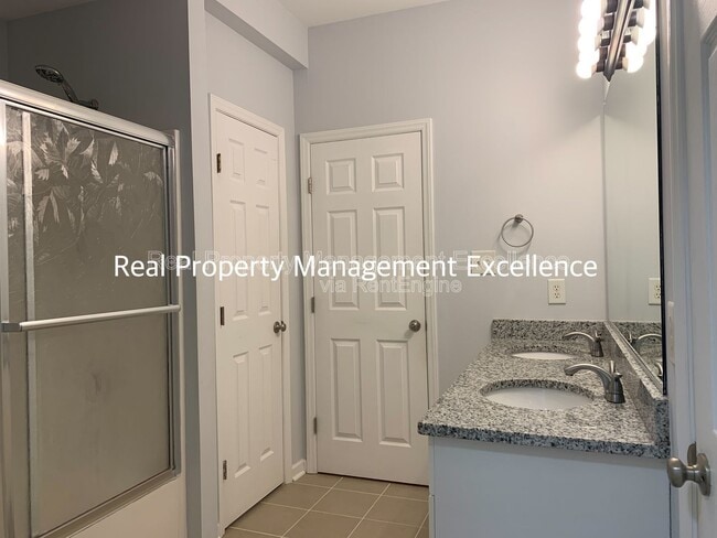 Building Photo - 110 Caribbean CT'