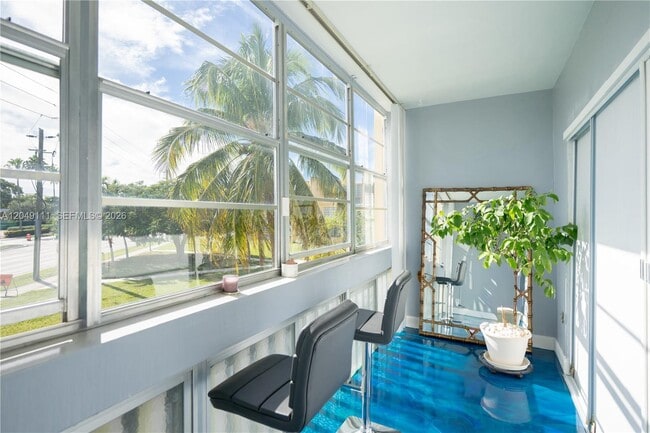 Building Photo - 1551 NE Miami Gardens Dr