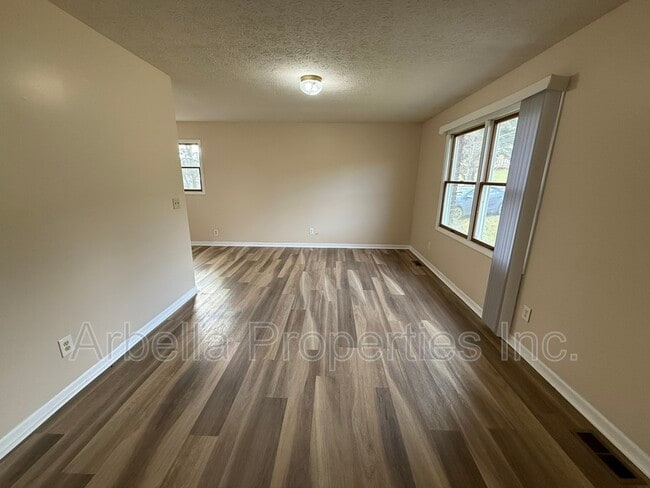 Building Photo - 941 Kendrick Creek Rd