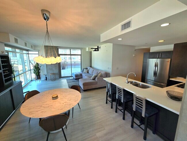 Building Photo - 800 The Mark Ln