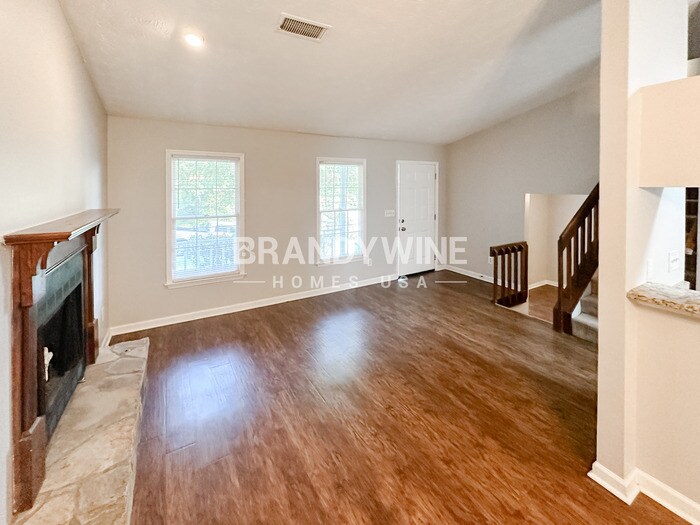 Building Photo - 5565 La Fleur Trail
