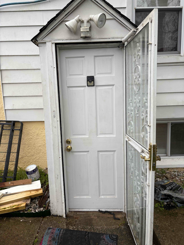Building Photo - 1208 Daniels Ave