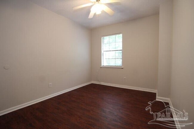 Building Photo - 1370 Pinnacle Dr