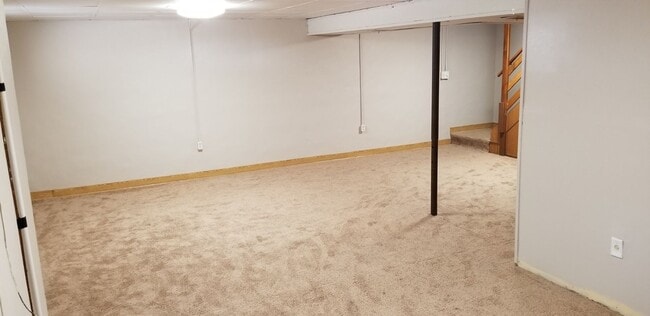 Building Photo - 3 Bedroom 2 Bath House For Rent