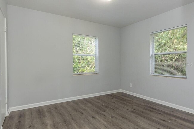 Building Photo - 831 N Arlington Ave
