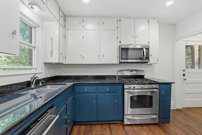 Building Photo - 804 Rutherford Pl