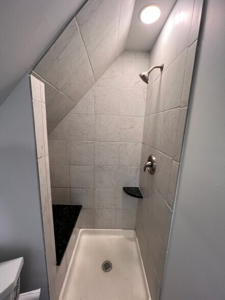 Building Photo - 21 Pearl St