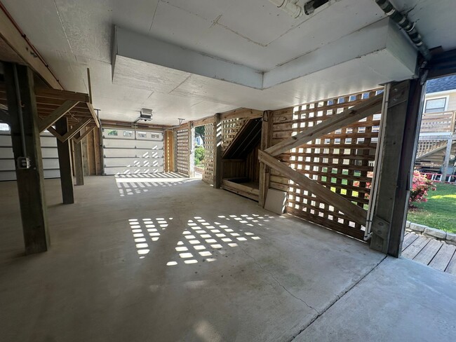 Building Photo - Long-Term Rental – Spacious 4BR/4BA Home i...